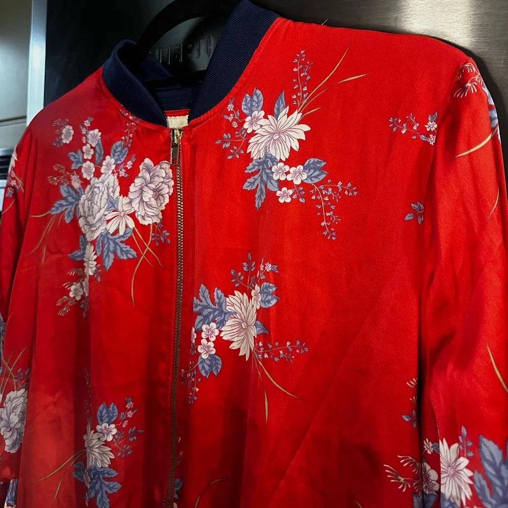 Red floral satin bomber jacket - Picture 3 of 4